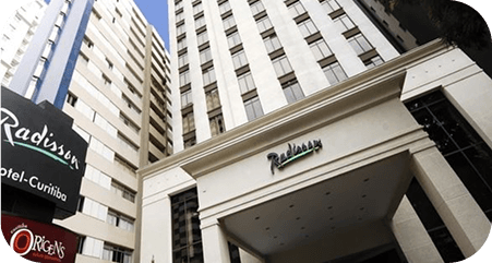 Fachada do Radisson Hotel Curitiba
